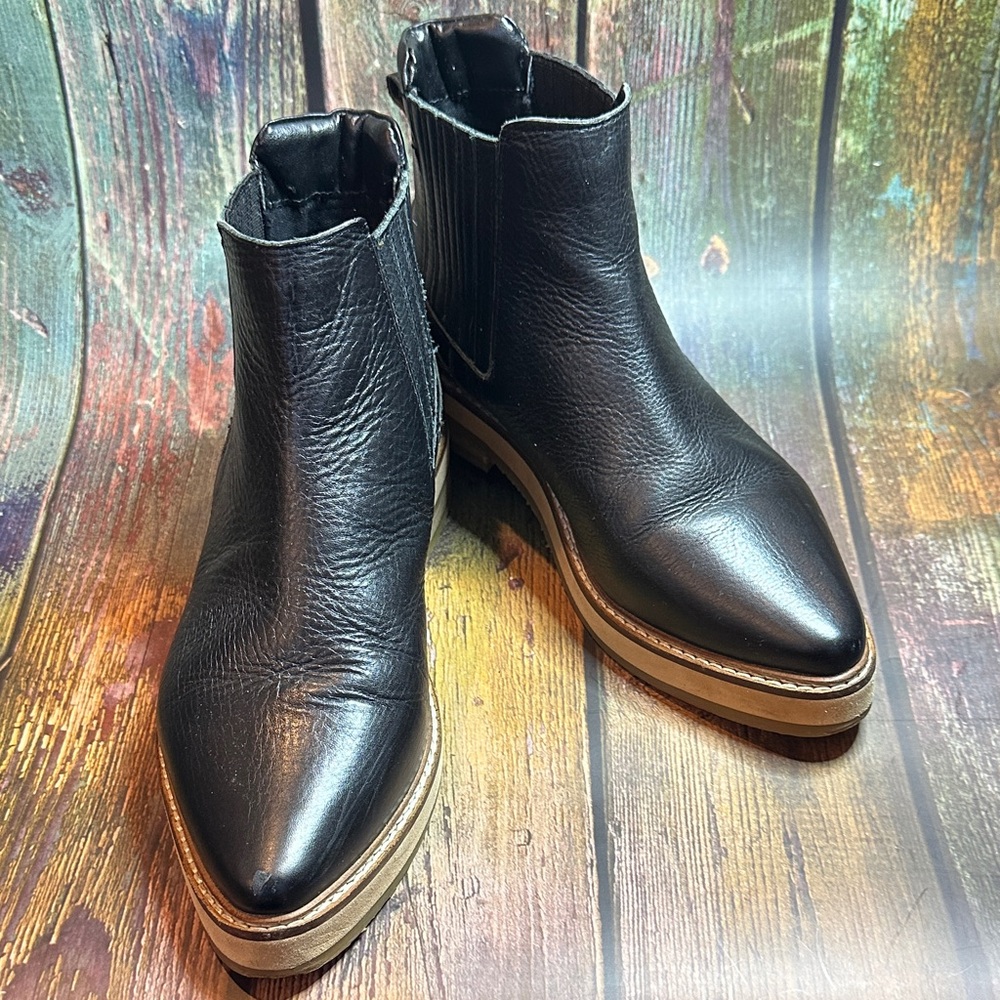 Roolee Black Leather Women’s  Chelsea Boots size 7